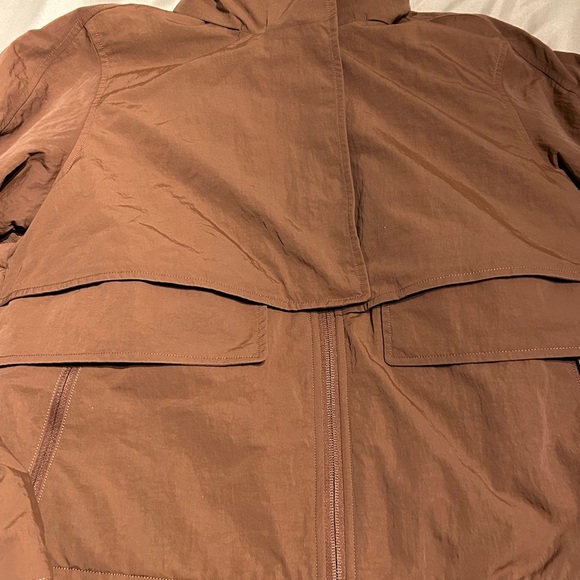 Lululemon Always Effortless Jacket size 2 in Roasted Brown - Picture 3 of 6